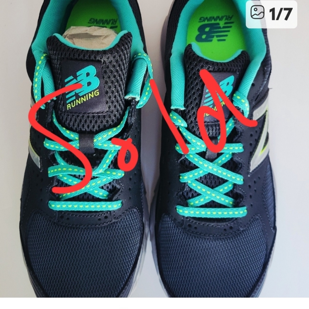 NIB New Balance Woman's Running Shoes- Grey and Teal